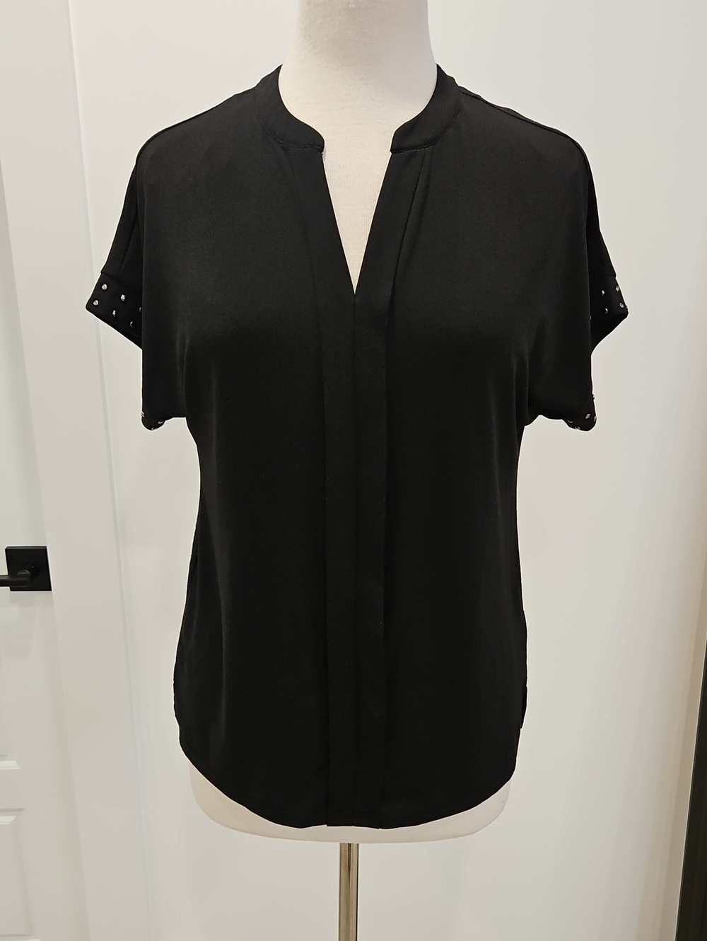 Women's Black Short Sleeve Split-Neck Top